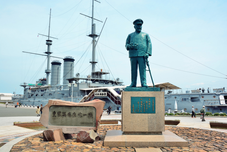 A massive japanese space battleship - Playground