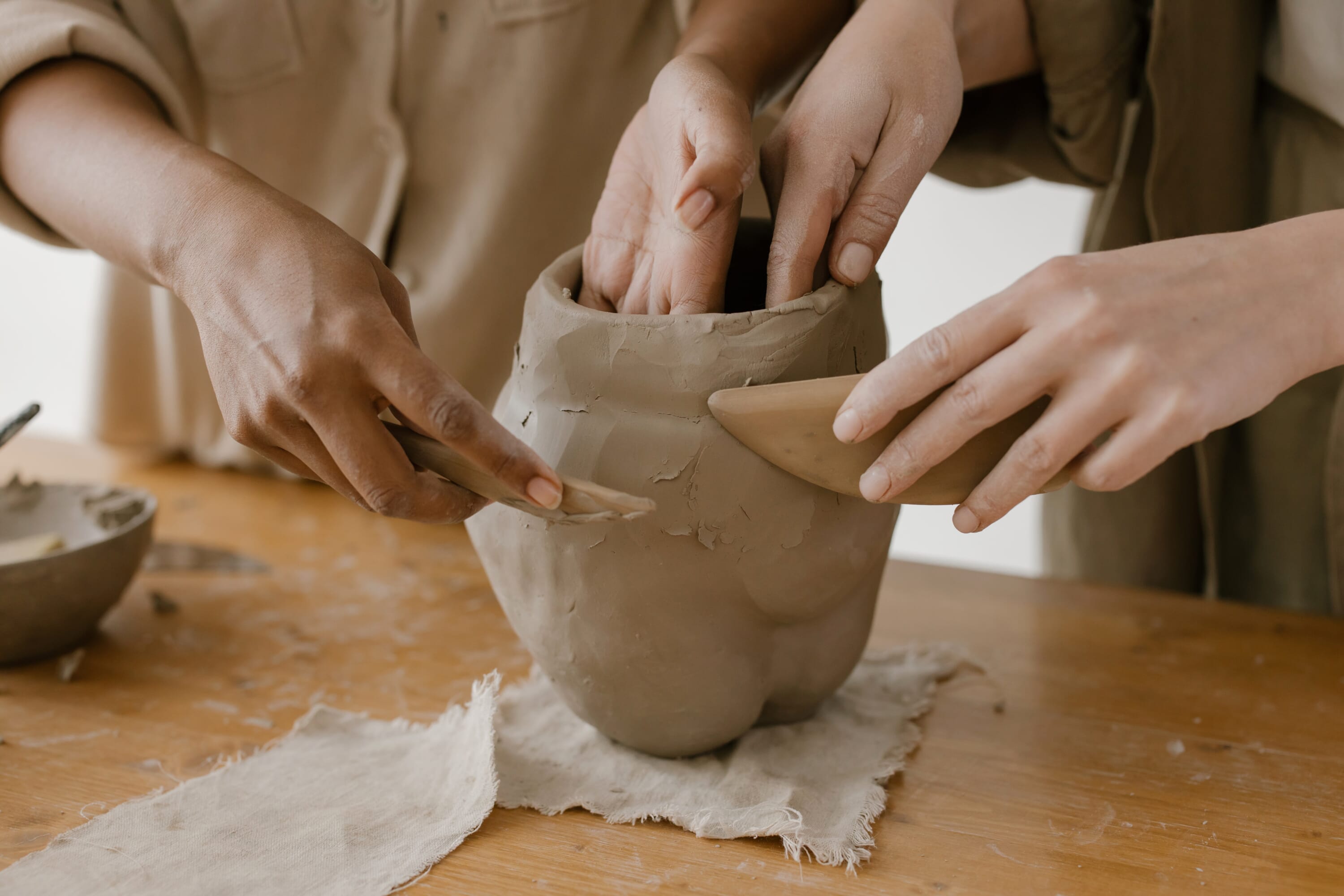 A Professional Artist Shares How To Turn Pottery Into a Career in Japan