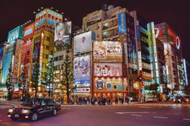 akihabara otaku night dave-weatherall-R4FJbGCxL8Y-unsplash