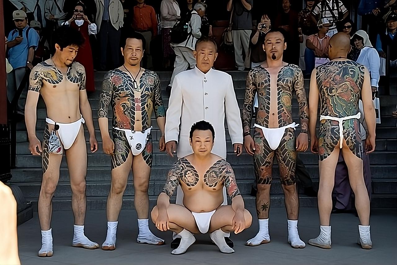 Yakuza tattoo group