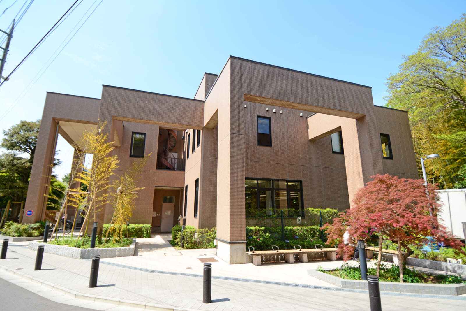 Ota Municipal Library Senzokuike