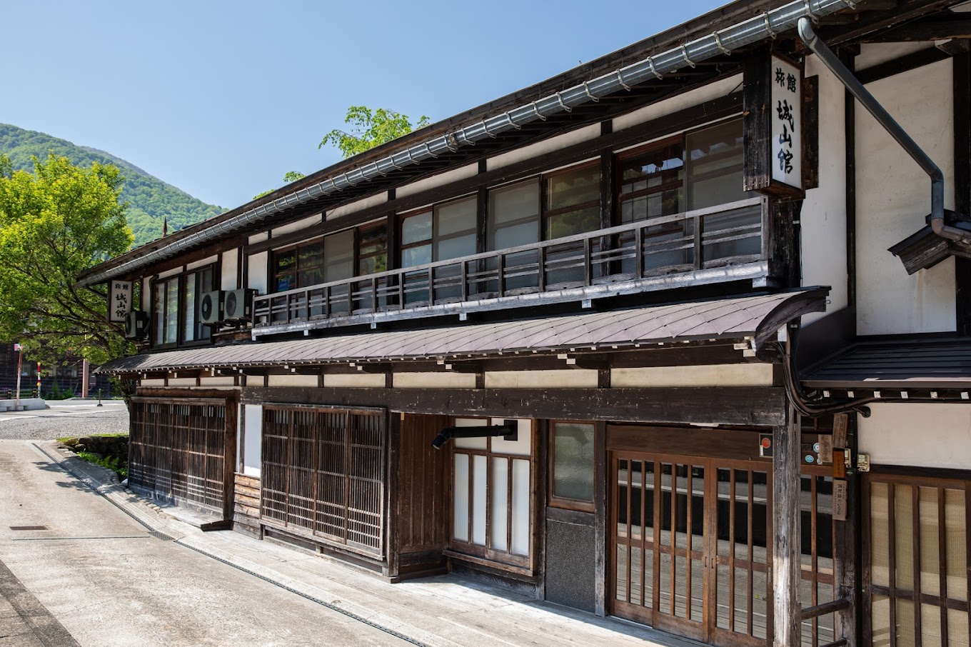 shiroyamakan ryokan inn shirokawago