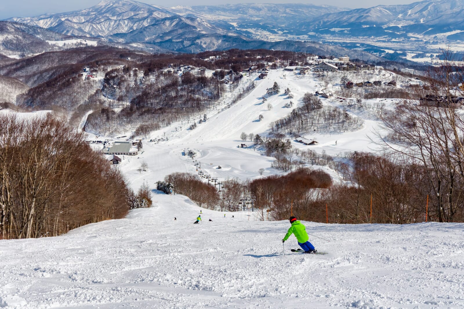 ski season japan